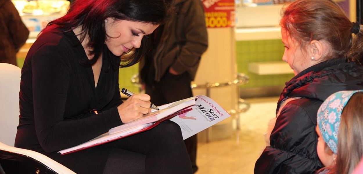 Rozdała pół tysiąca autografów