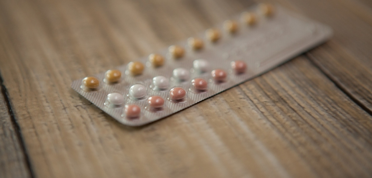 Antykoncepcja mechaniczna czy hormonalna? Która z metod jest dla Ciebie?