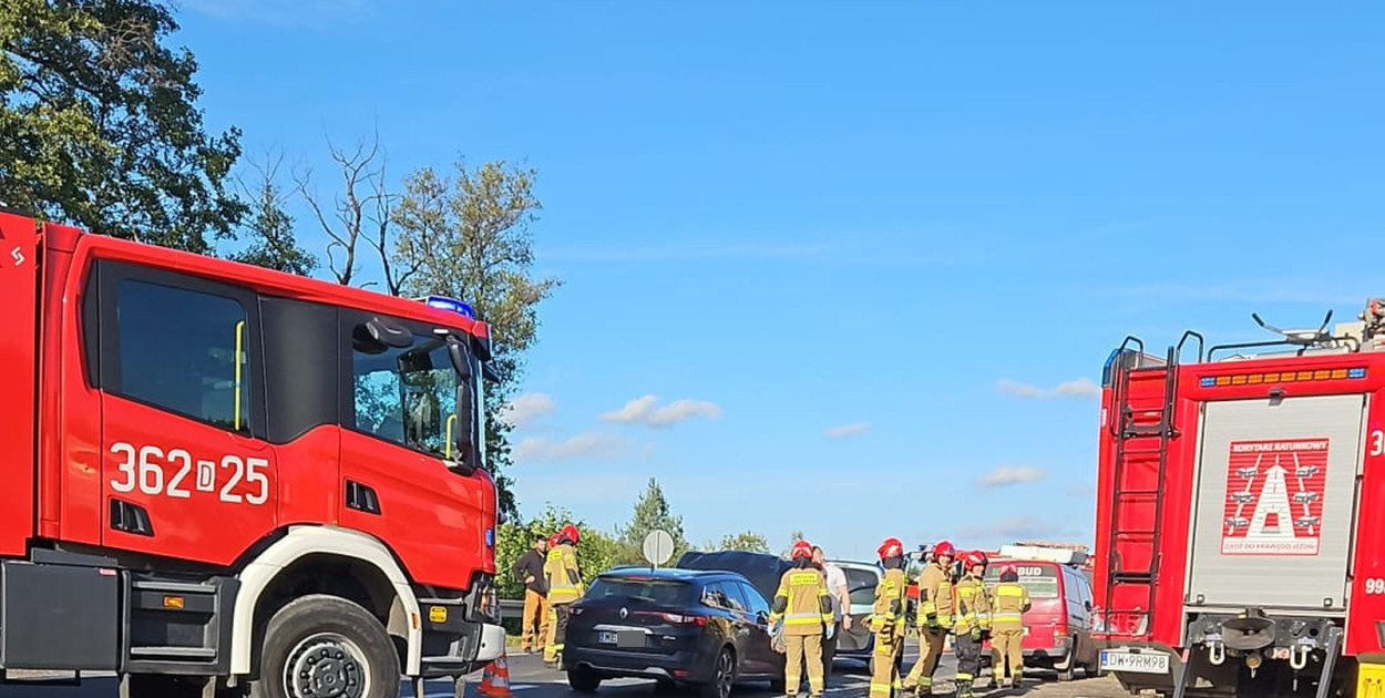 Wypadek na DK94 pod Legnicą (kontakt@lca.pl)