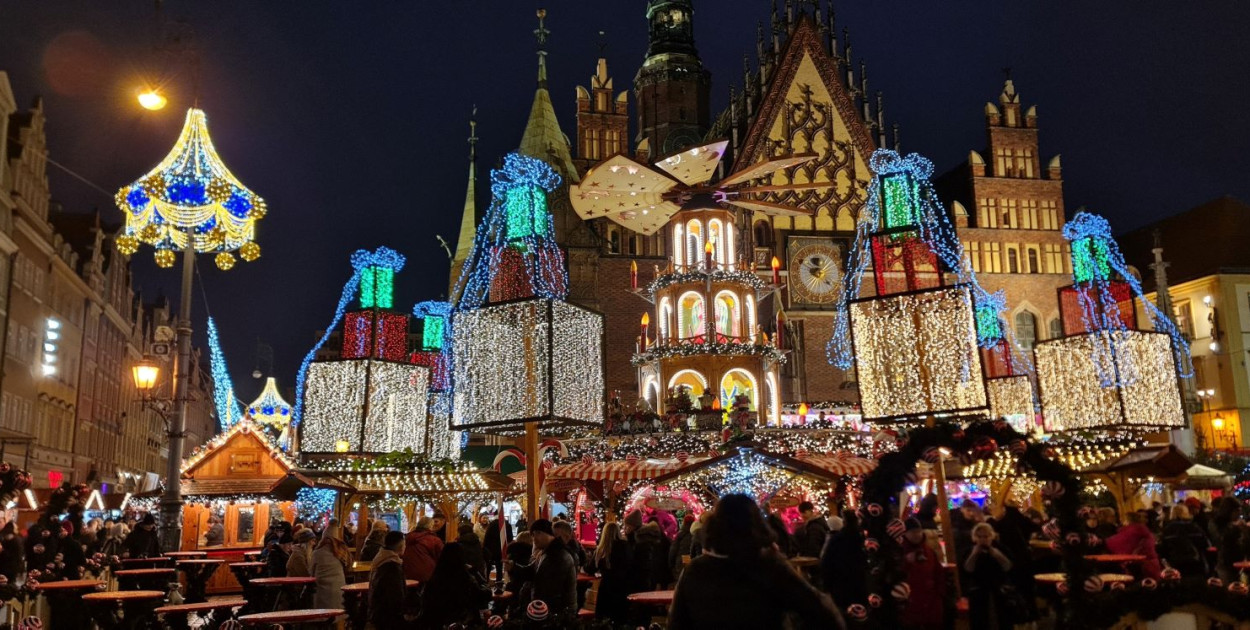 Wrocławski Jarmark Bożonarodzeniowy 2024 otwarty (źróło: Fb Jarmark Bożonarodzeniowy we Wrocławiu)