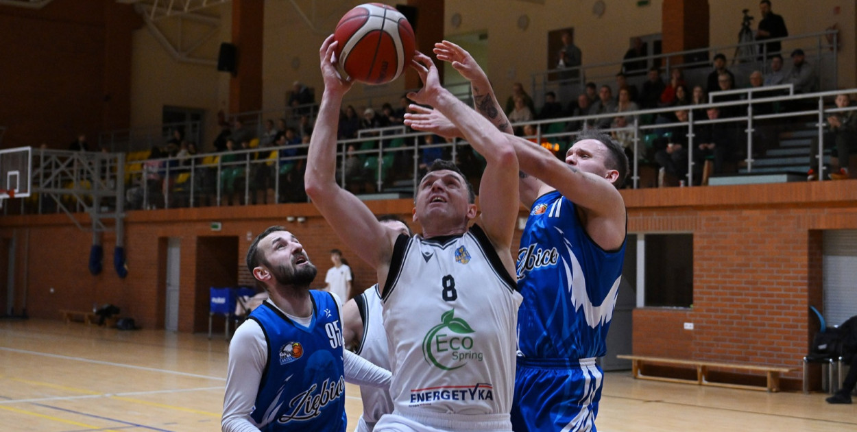 KS Basket Legnica - ZKK Orzeł Ziębice (Piotr FLorek)