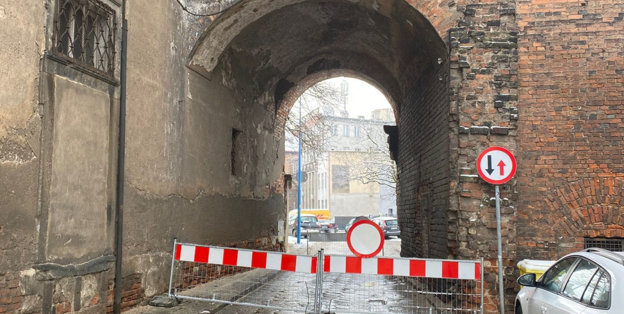 Zamknięcie przejazdu bramnego na ul. Murarskiej  (UM Legnica)