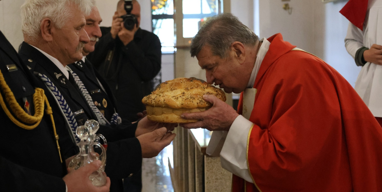 Strażacy modlili się w kościele NSPJ (Wojciech Obremski)