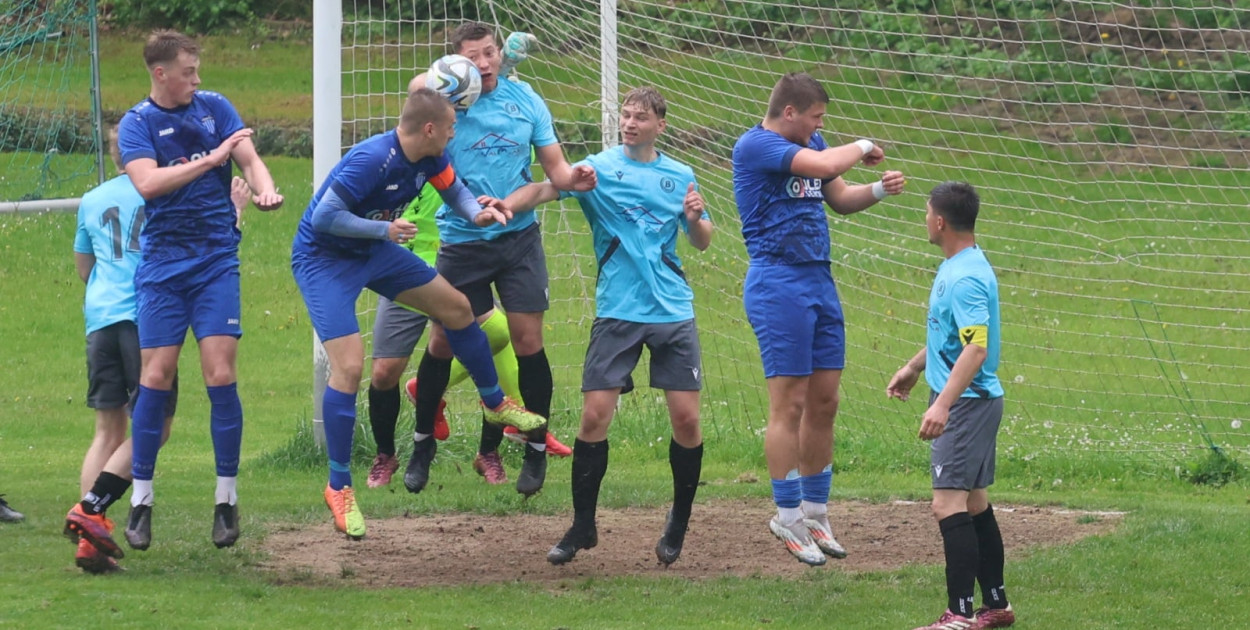 Konfeks Legnica - Błękitni Koskowice (WO)