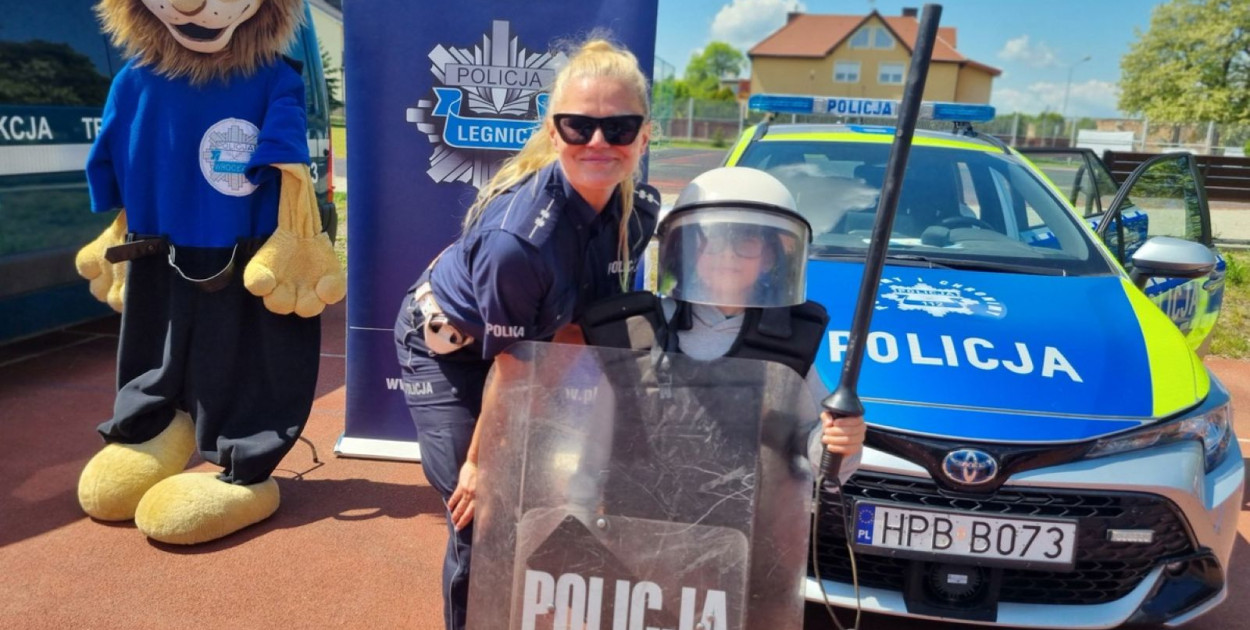 Uczyli się bezpieczeństwa na pikniku (źródło: KMP Legnica)