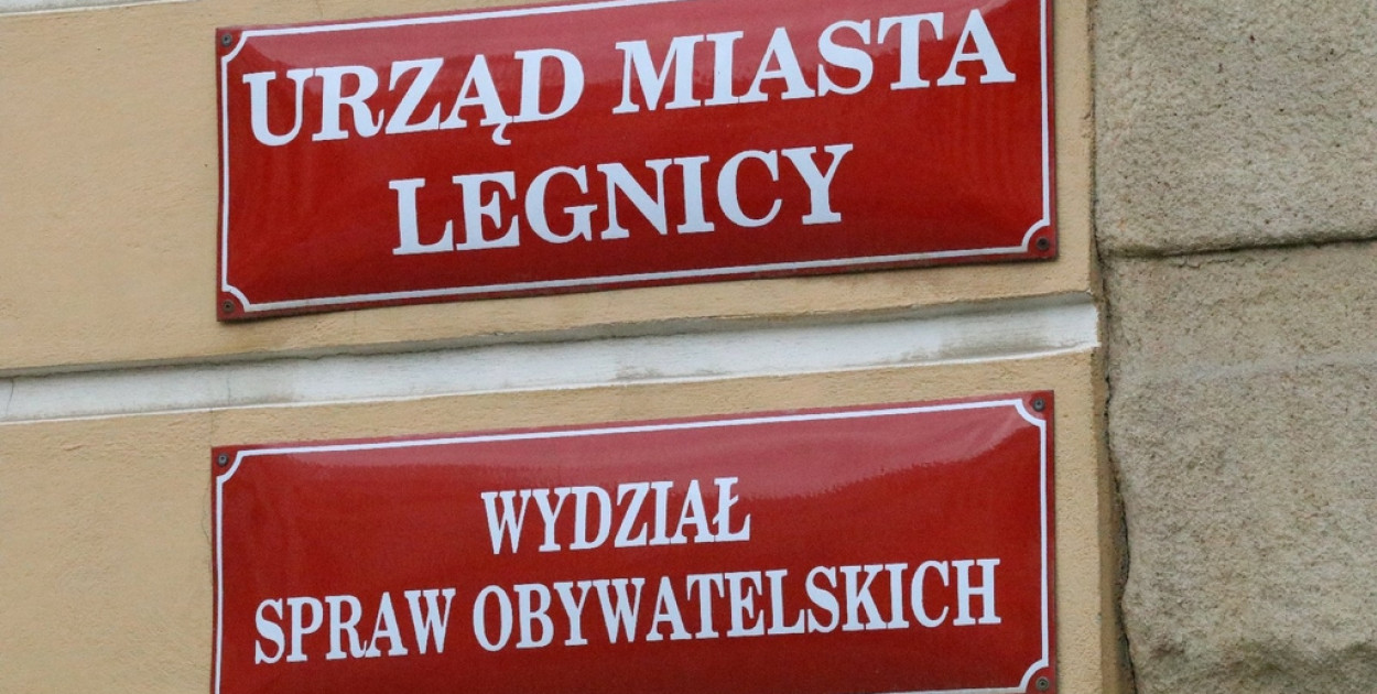 W piątek zmiana wejścia do Urzędu Stanu Cywilnego i Wydziału Spraw Obywatelskich (Wojciech Obremski lca.pl)