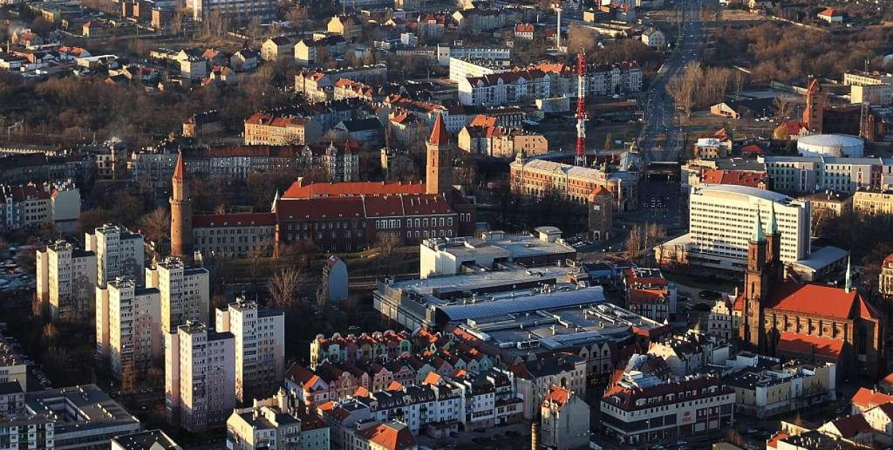 Legnica z lotu ptaka (Wojciech Obremski lca.pl)