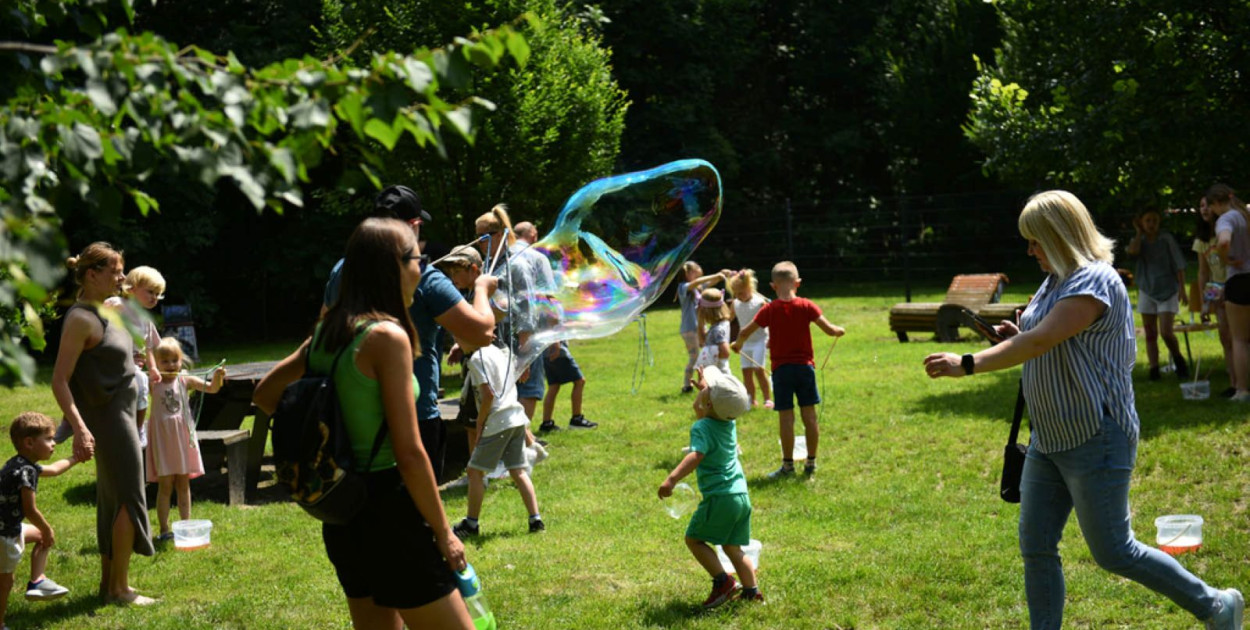 Charytatywny piknik z sercem na Tarninowie (Piotr Florek lca.pl)