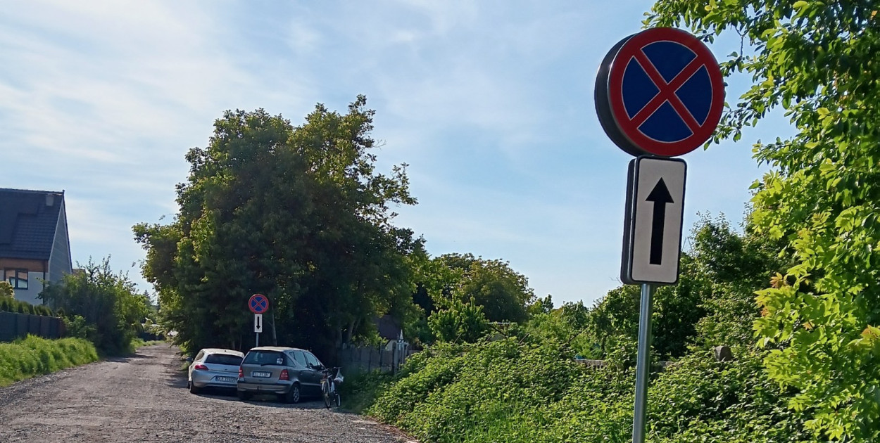 Znak drogowy na ulicy Myśliwca (lca24)