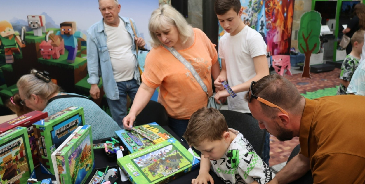 Galeria Piastów zamieniła sięw świat Minecrafta (Wojciech Obremski)