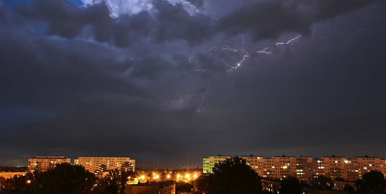  Będą gwałtowne burze, grad i wichury (Piotr Florek lca.pl)
