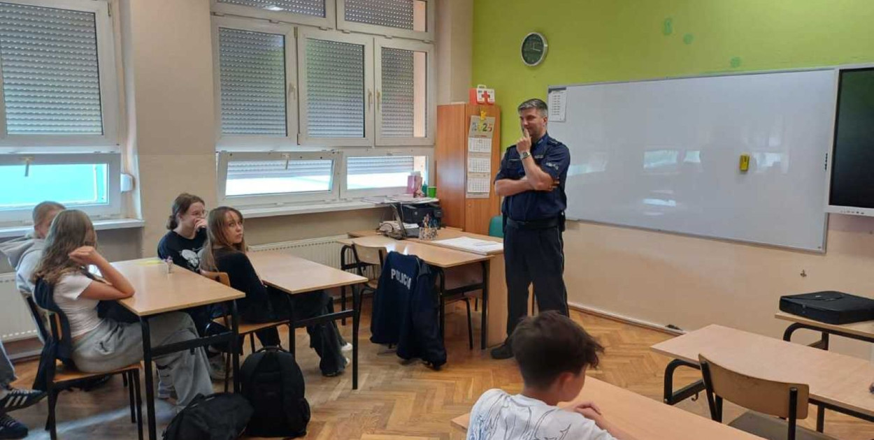 Rozmawiali o tym, co wolno, a czego nie (źródło: KMP Legnica)