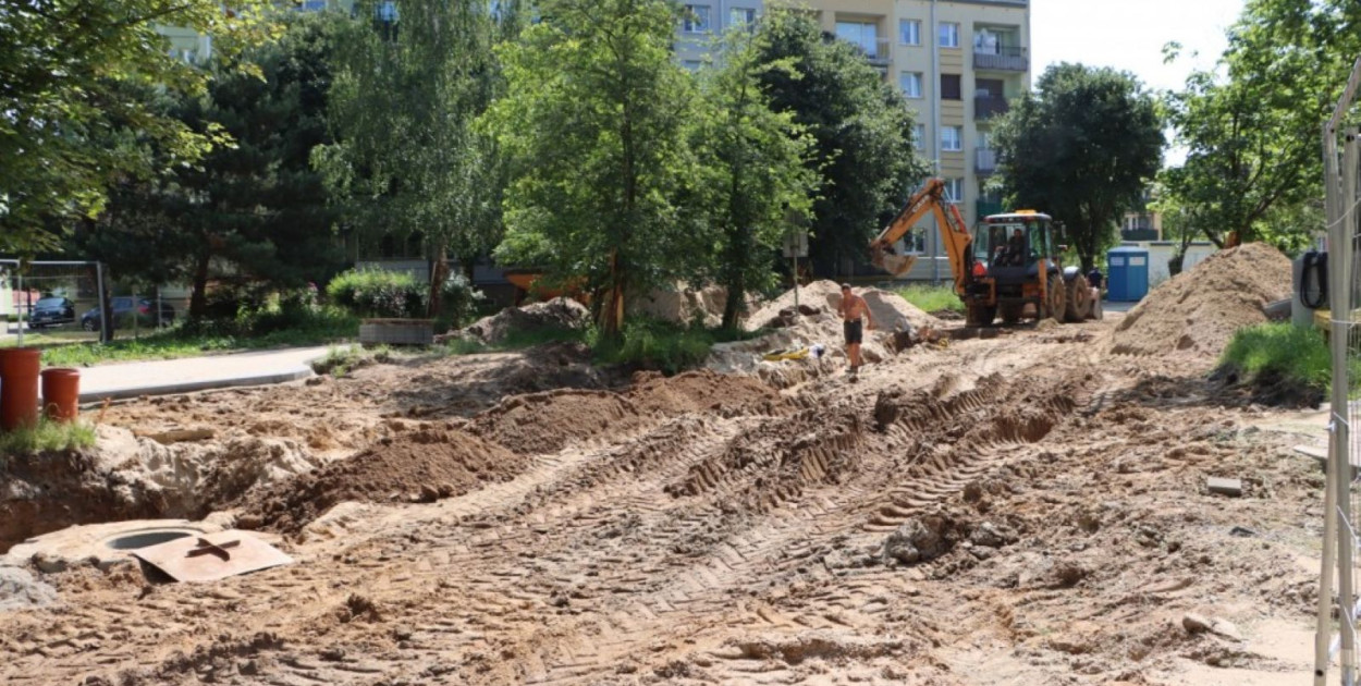 Ratusz informuje o postępie prac na Łowickiej (źródło: UM Legnica)