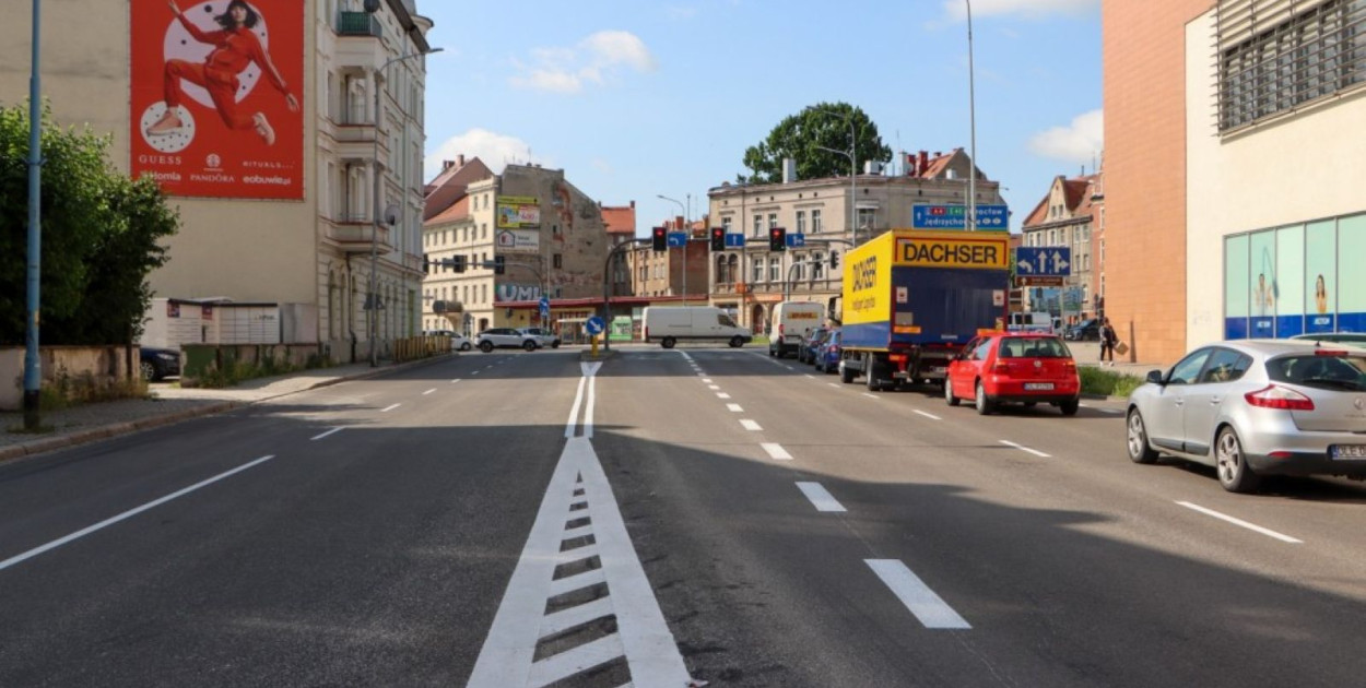 Ulica Piastowska już po remoncie (źródło: UM Legnica)