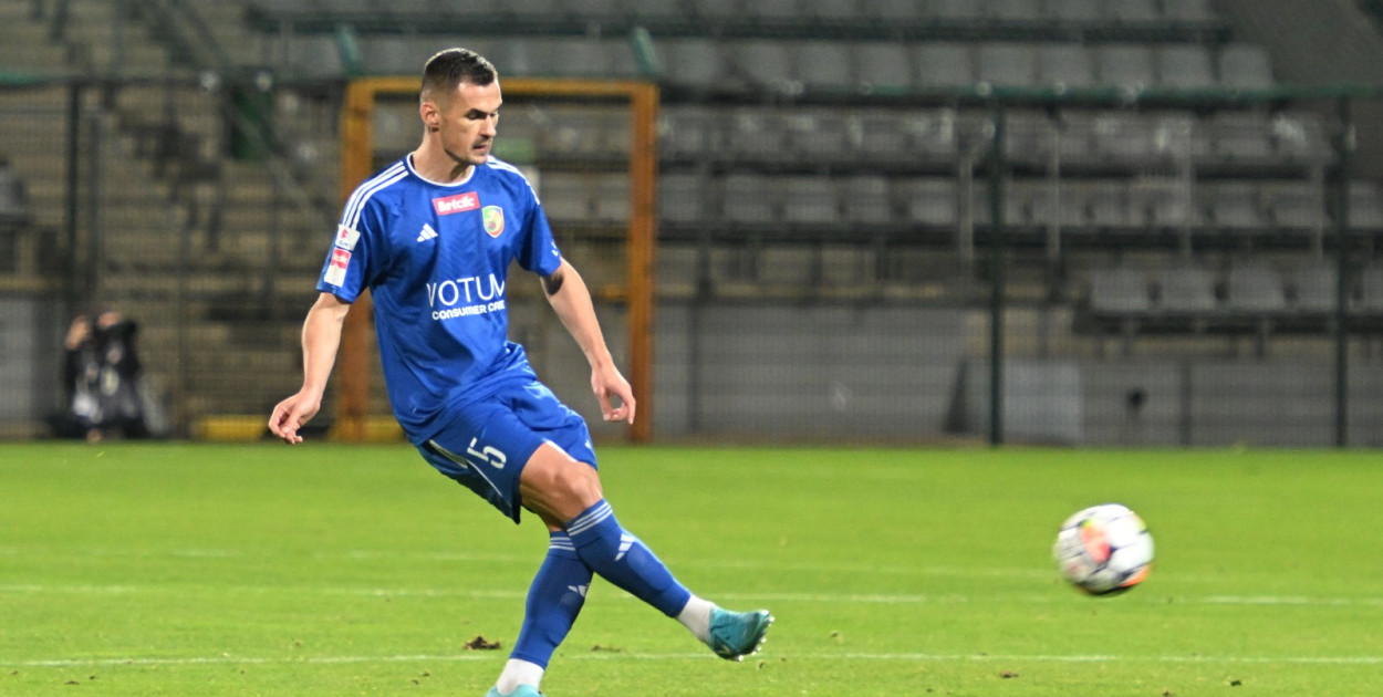 Adnan Kovacević (Piotr Florek)