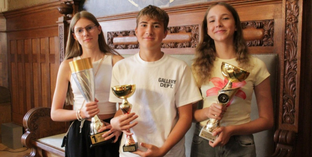 Katarzyna Kożuchowska, Wiktoria Ozga i Franciszek Gruźlewski (mat. prrasowe)