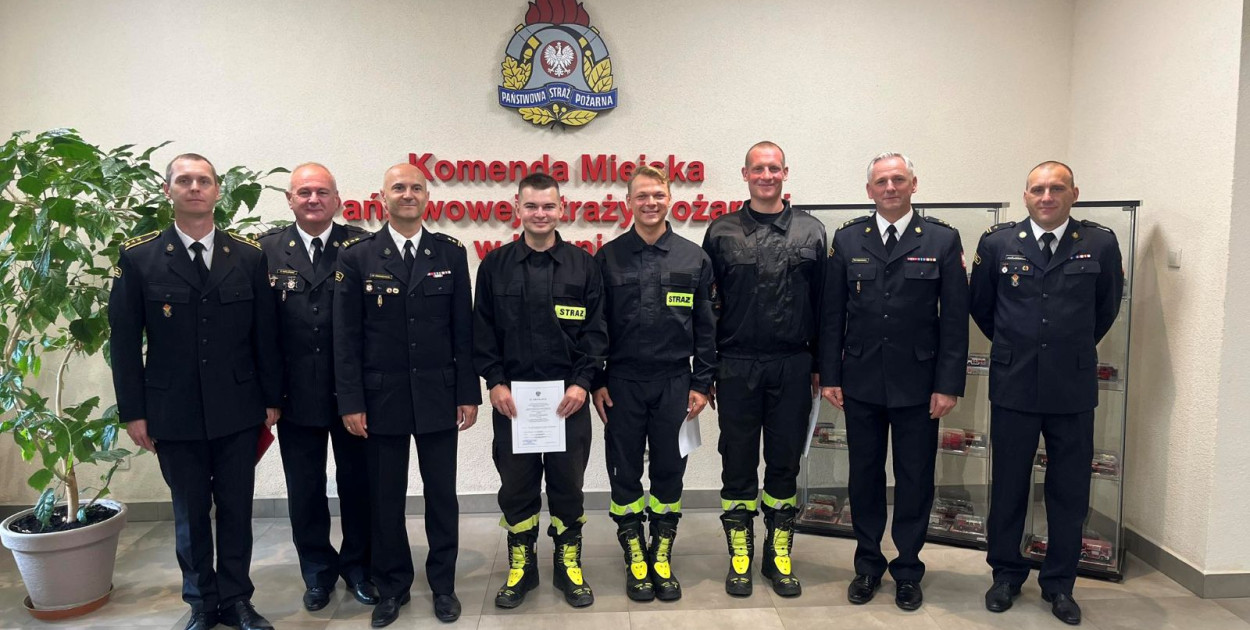 Nowi strażacy złożyli ślubowanie w Komendzie Miejskiej PSP w Legnicy (foto: Mateusz Guzenda)