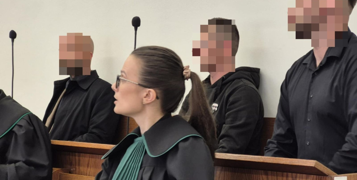 Przewozili ludzi jak towar. Wpadli i stanęli przed sądem (LS lca.pl)