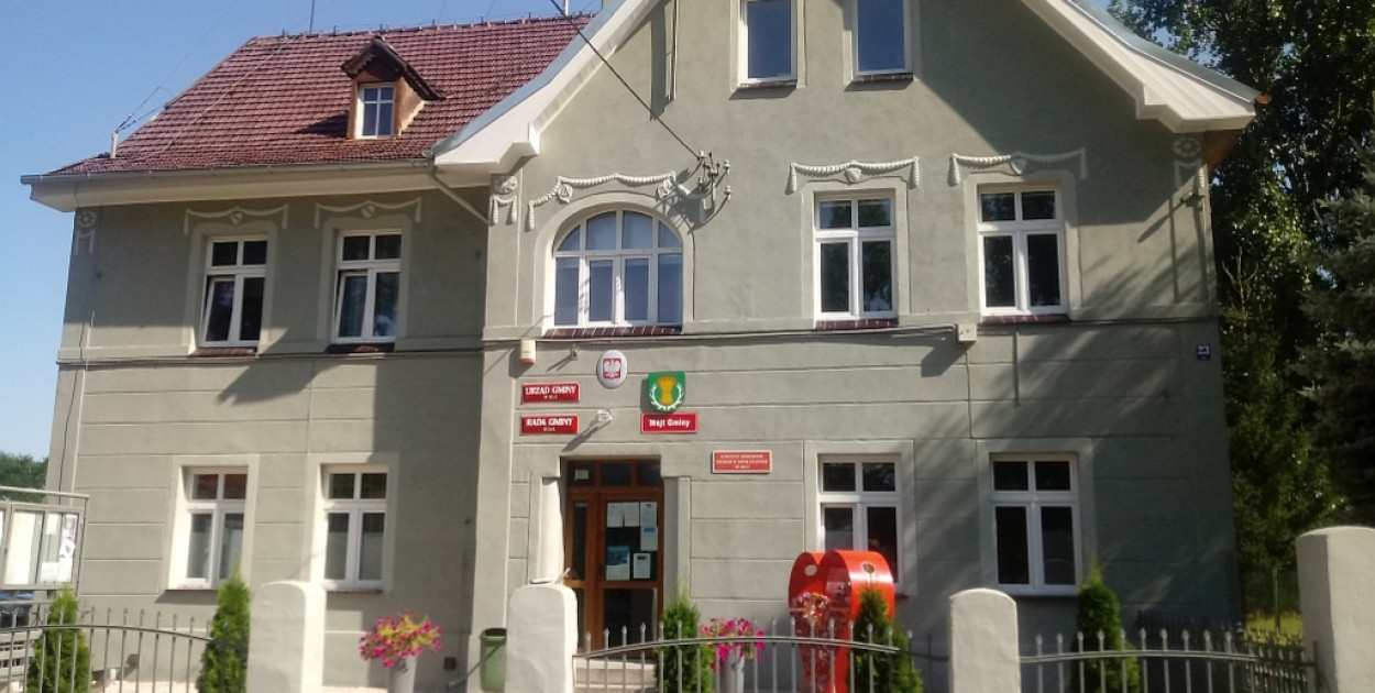 Urząd gminy w Rui (arch. lca.pl)