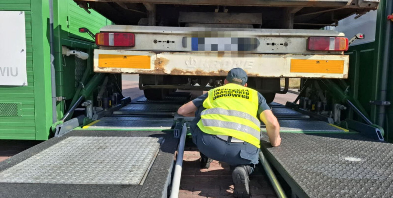 Gigant na kołach bez hamulców na A4 (źródło: dolnyslask.witd.gov.pl)