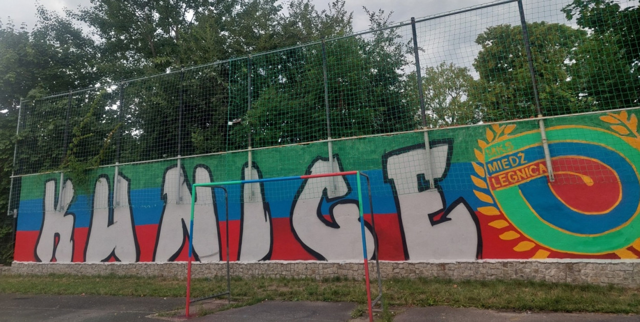 Mural dla Miedzi w Kunchica. Kibice pokazali, komu kibicują (źródło: Fb. Kunice)