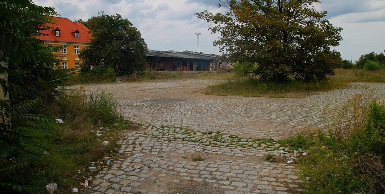 Centrum przesiadkowe (Wojciech Obremski)