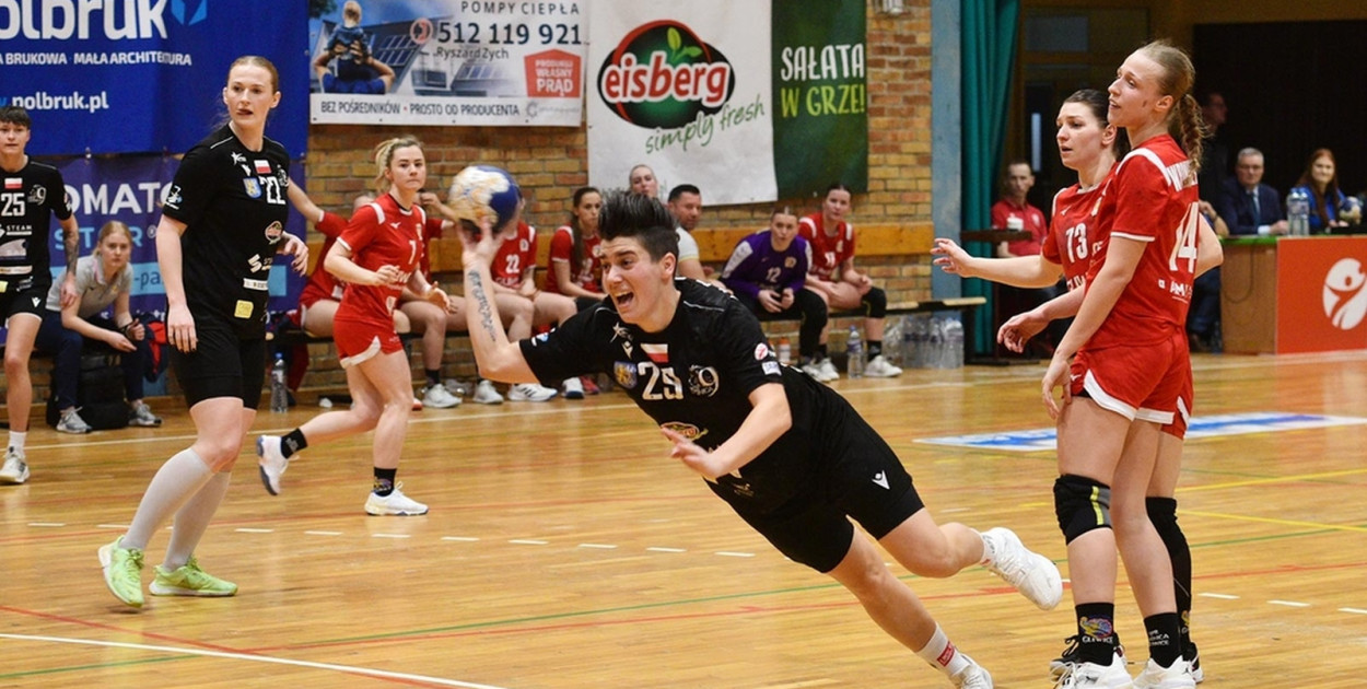 Dziewiątka Legnica (Piotr Florek)