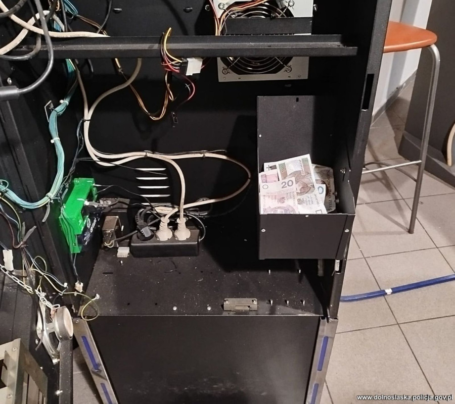 11 osób zatrzymanych. W tle narkotyki, broń i nielegalny hazard (źródło: Policja Dolnośląska)