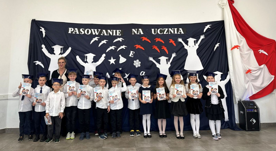 Pierwszaki z Bartoszowa dołączyły do szkolnej społeczności (mat. prasowe)