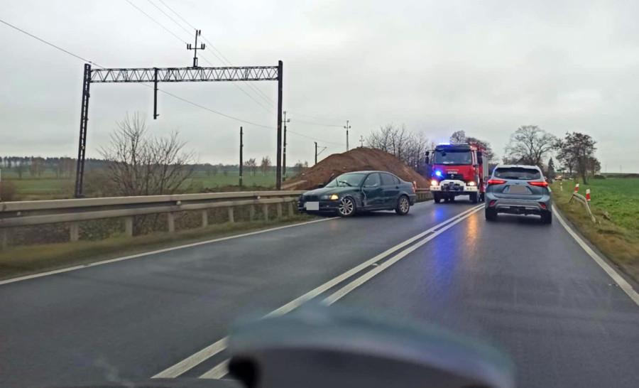 Toyota uderzyła w BMW na trasie Legnica-Złotoryja (Lca24)