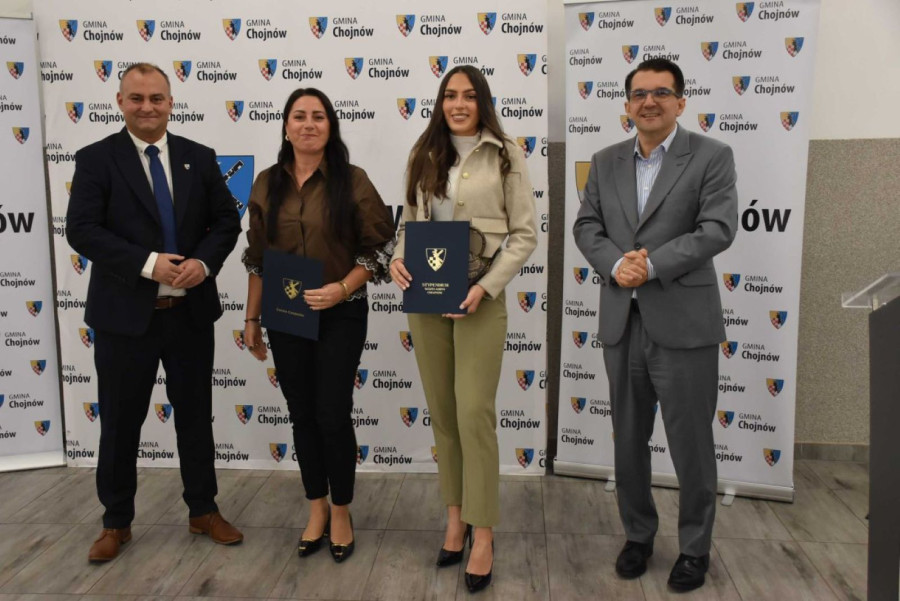 Najzdolniejsi studenci z gminy Chojnów otrzymali stypendia (mat. prasowe)