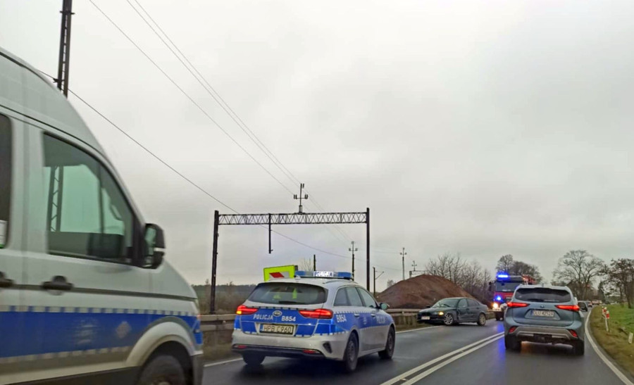 Toyota uderzyła w BMW na trasie Legnica-Złotoryja (Lca24)