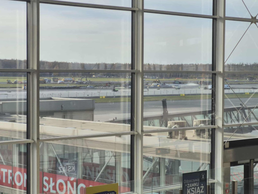 Remont wrocławskigo lotniska (LS lca.pl)