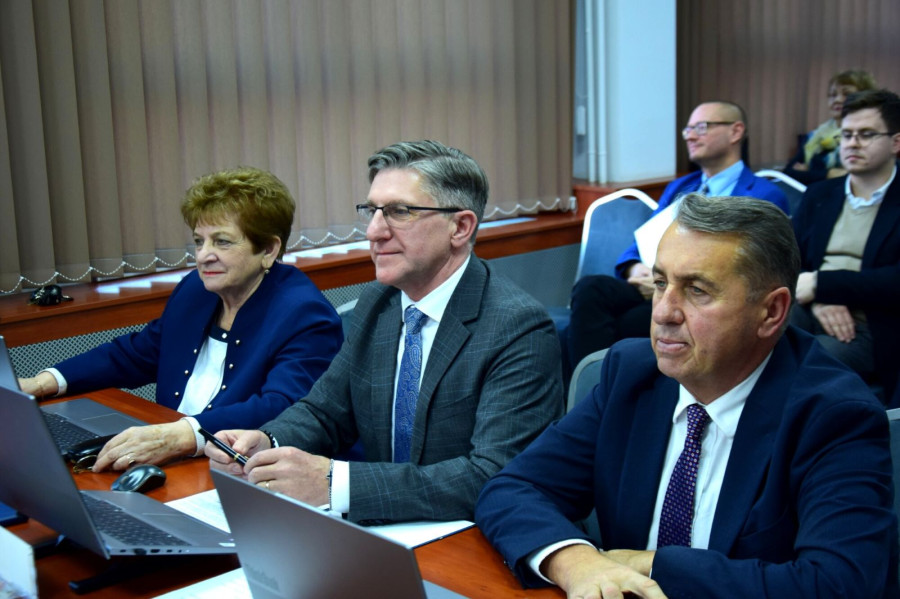 Sesja Rady Powiatu Legnickiego (Joanna Zieziula)