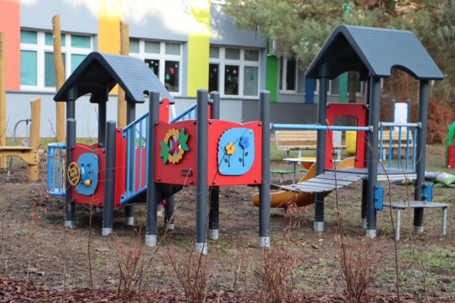 Żłobki przy Biegunowej, Anielewicza i Księżycowej mają nowe place zabaw (źródło: UM Legnica)
