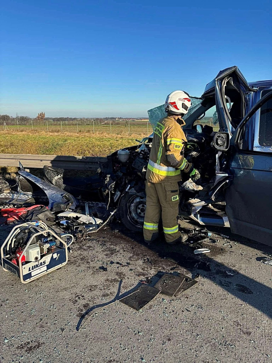Poważny wypadek na A4. Trasa w kierunku Legnicy całkowicie zablokowana (źródło: Dolnośląskie Alarmowo)