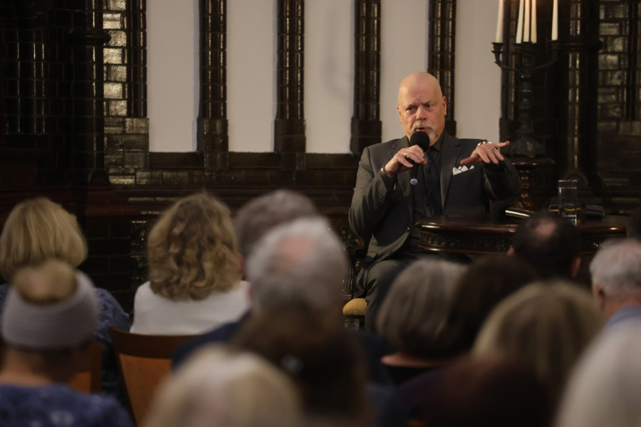Wieczór z Markiem Krajewskim w bibliotece (Wojciech Obremski lca.pl)