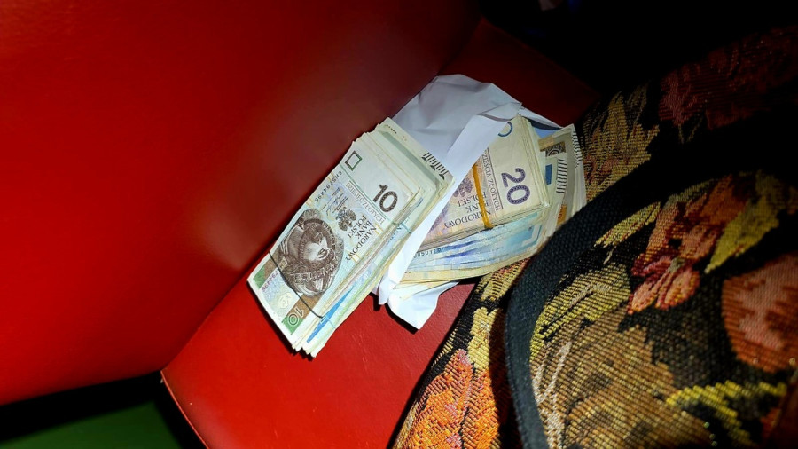 Kolejne uderzenie w podziemie hazardowe (źrodło: KMP Legnica)