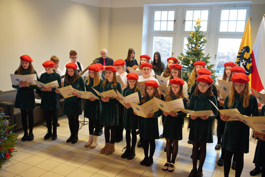 Tak zaczyna się świąteczny czas. Kolędnicy z Chojnowa we Wrocławiu (mat. prasowe)