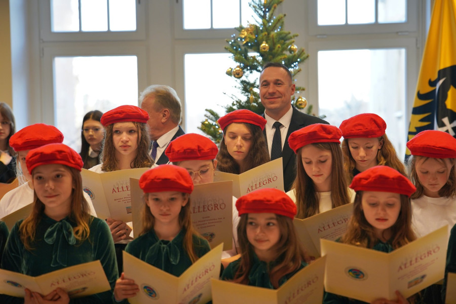 Tak zaczyna się świąteczny czas. Kolędnicy z Chojnowa we Wrocławiu (mat. prasowe)