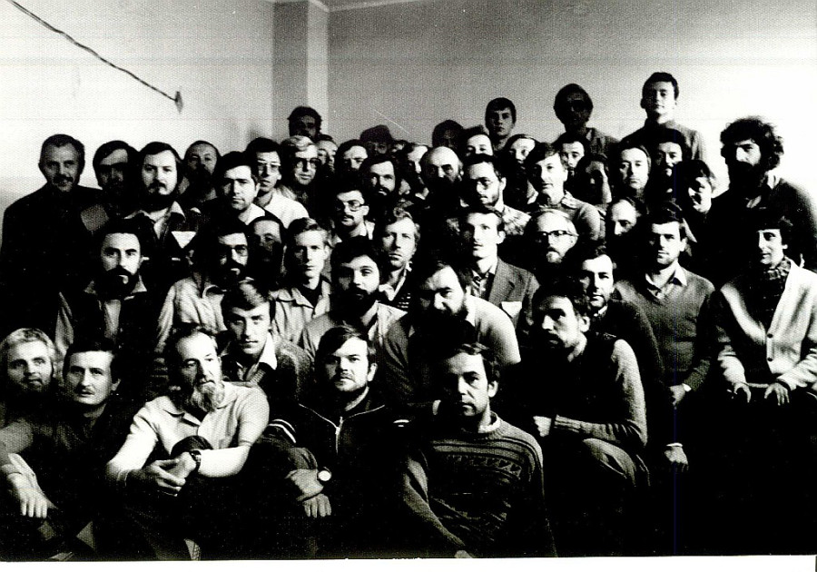 Zdjęcia z obozu internowania w Nysie wykonane w 1982 roku (arch. lca.pl)