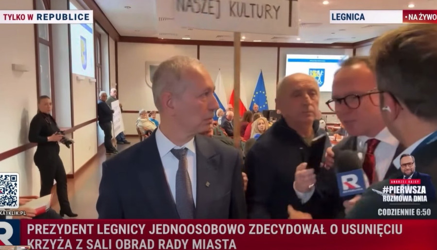 Prezydent Legnicy kontra dziennikarz Republiki (źródło: nagranie TV Republika)