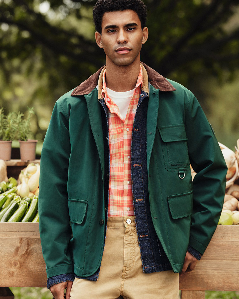 Kurtka o prostym kroju