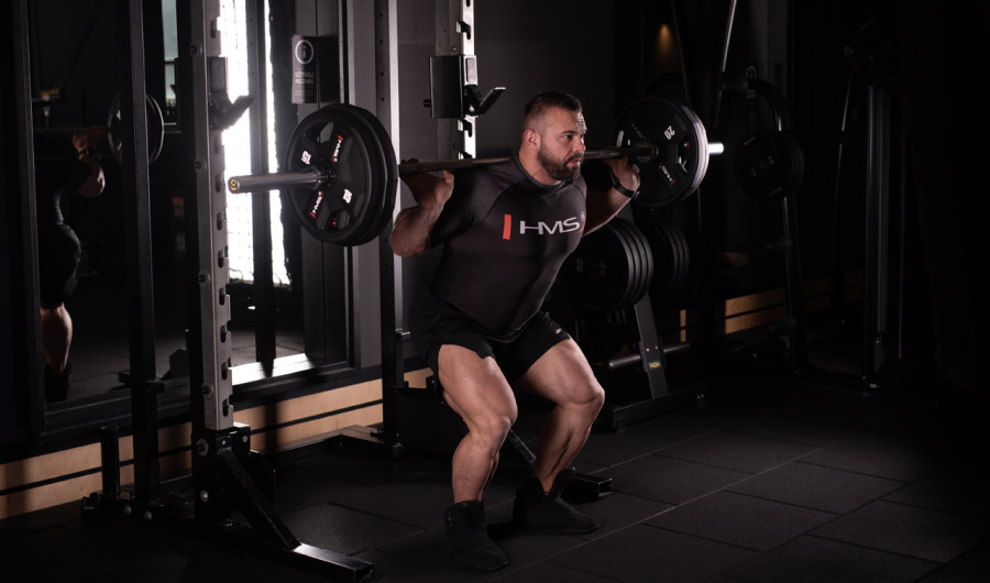 sztanga z obciążeniem