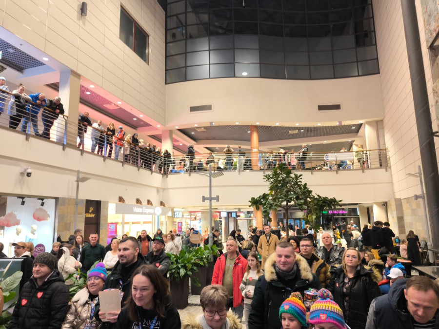 Finał WOŚP w Galerii Pistów (lca.pl)