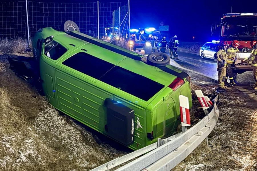 Wypadek na autostradzie pod Legnicą (źródło: Dolnośląskie Alarmowo)