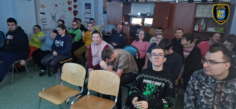 Strażnicy rozmawiali o bezpieczeństwie z uczestnikami WTZ Caritas (mat. prasowe)