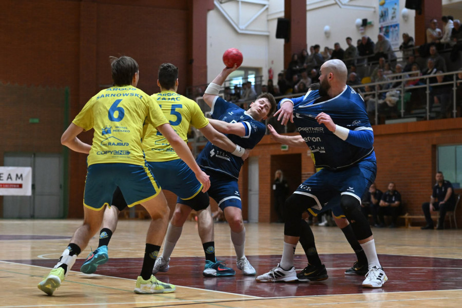 Siódemka Miedź Legnica (Piotr Florek lca.pl)