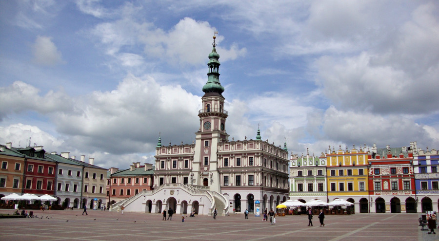 Rynek w Zamościu - Źródło: pixabay.com Licencja: https://pixabay.com/pl/service/license