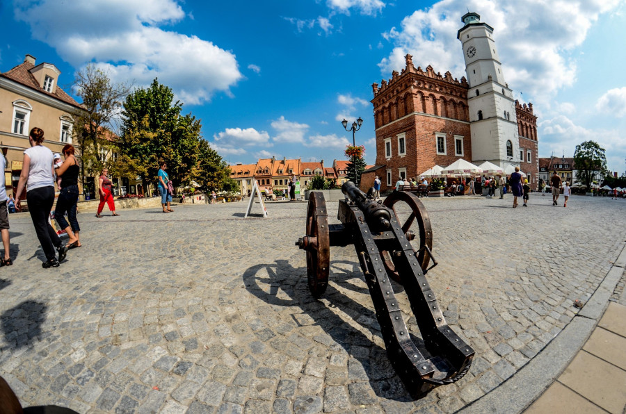 Rynek w Sandomierzu - Źródło: pixabay.com Licencja: https://pixabay.com/pl/service/license
